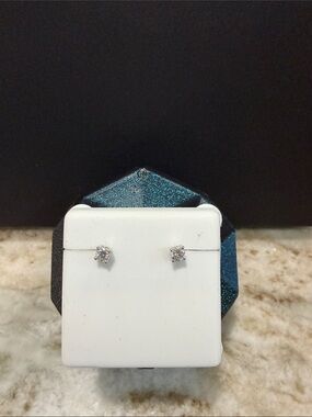 Moissantite 0.25 ct with 925 silver setting